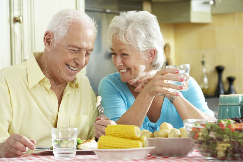 implant-supported-dentures-patients-eating